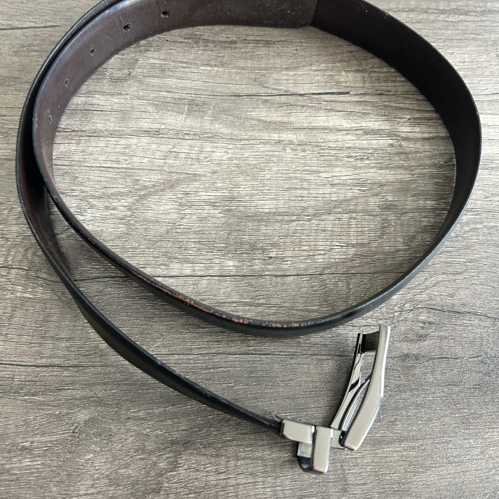 BCG Men Belt‎ 38 Black Genuine Leather Textured Silver Rotating Buckle Design